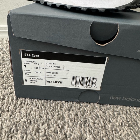 New Balance 574 - Picture 2 of 6